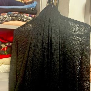 One size- can be worn 2 ways